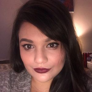 Meet your Posher, Aadele